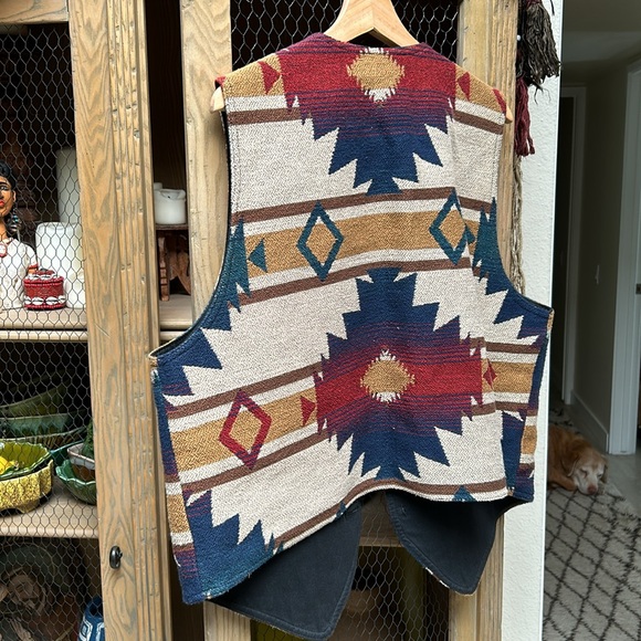 True Grit Aztec Southwestern Vest - Picture 10 of 10